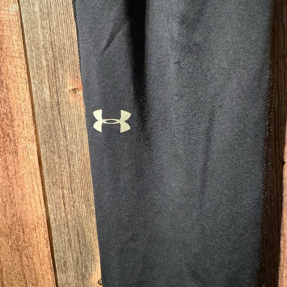 EUC Womens Small Under Armour Leggings Black and White - Picture 3 of 7